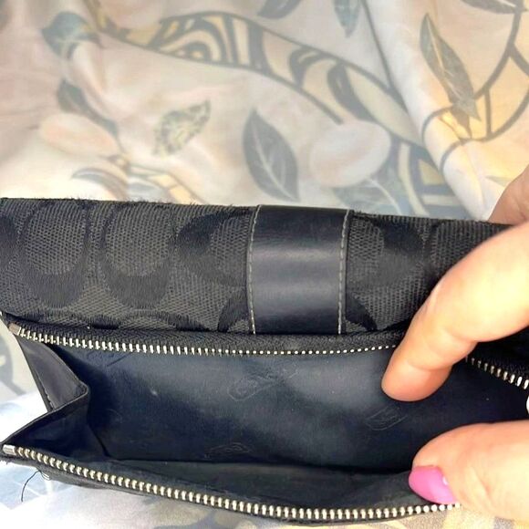 Coach Trifold Signature Canvas Checkbook Wallet - GUC - Picture 4 of 8